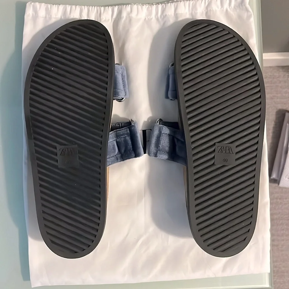 Zara navy blue velvet sandals - Picture 2 of 2